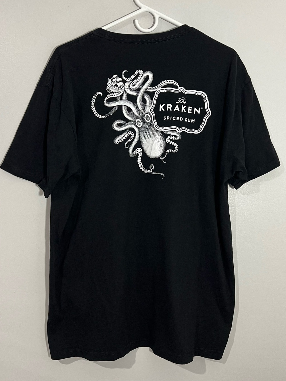 The Kraken Spiced Rum Black White Short Sleeve T-Shirt Mens Size XL